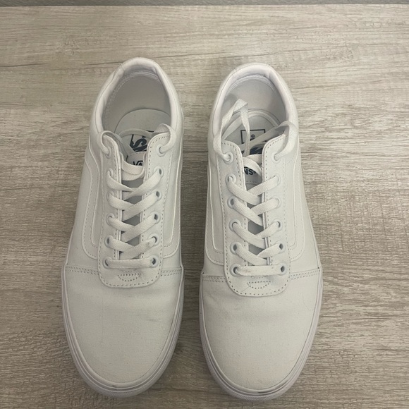 White Vans - Picture 1 of 4